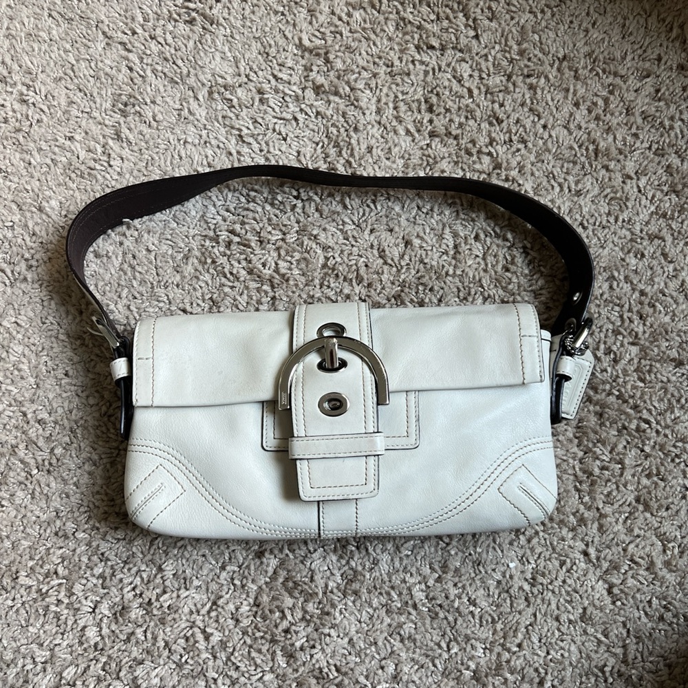 Elegant White Leather Shoulder Bag Coach 2005